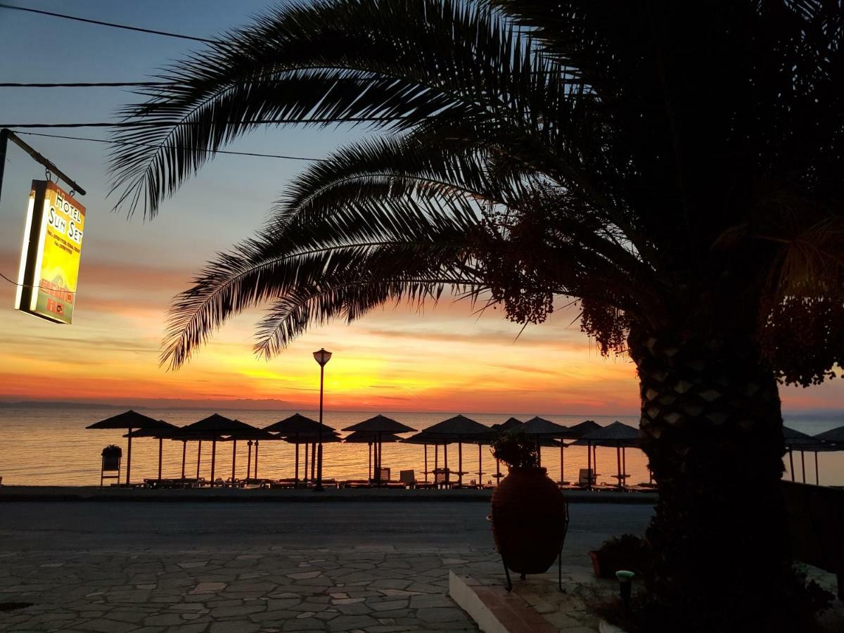 Sunset Hotel เนโอสมาร์มาราส ภายนอก รูปภาพ